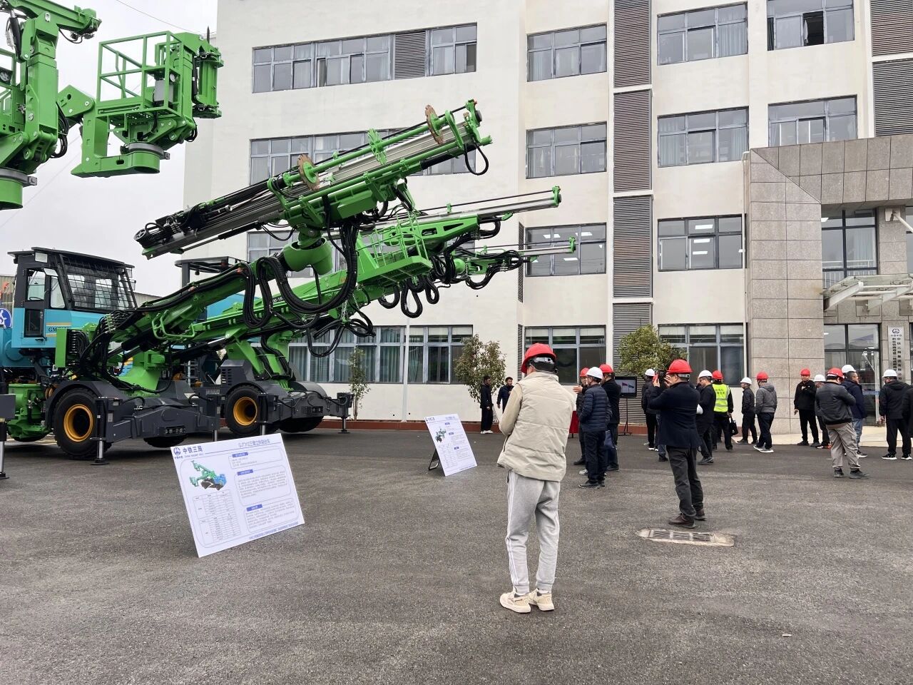 耿力明星裝備亮相黔桂鐵路項目，助推隧道施工機械化升級